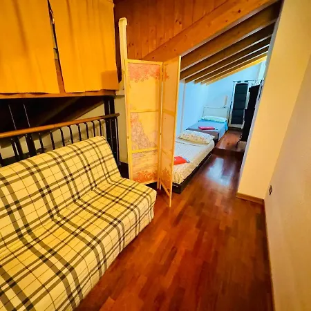 Loft With Mezzanine 6' Center شقة بيرغامو